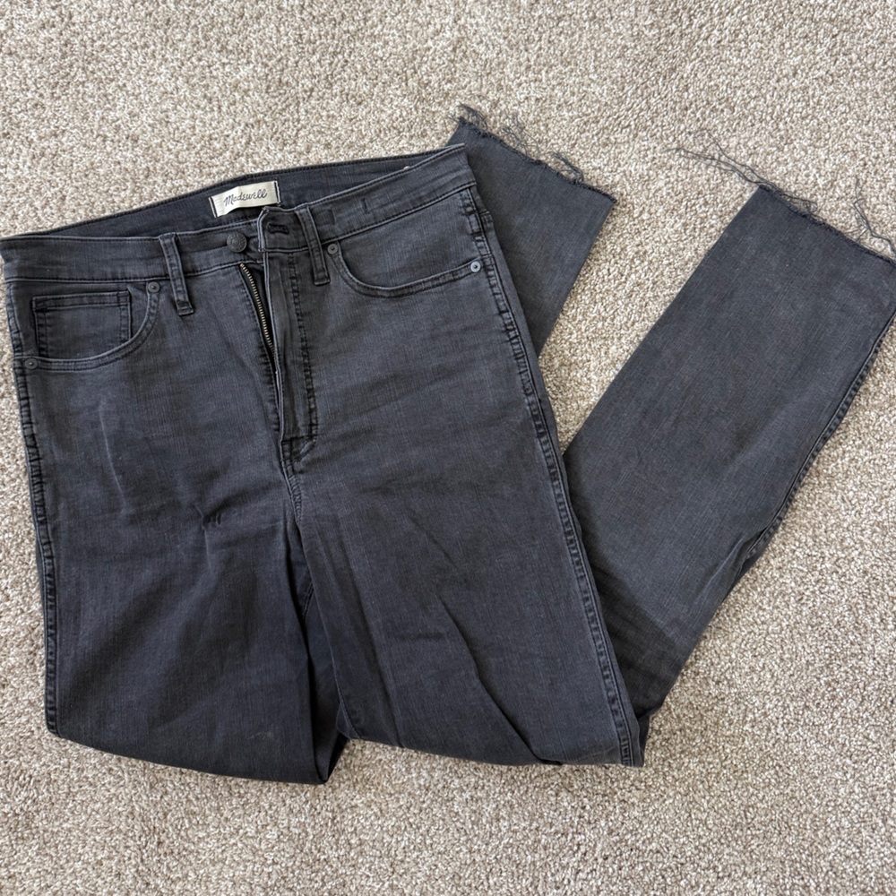 Madewell Women’s Black Jeans Classic Straight Fit, Frayed Hem, Size 29
